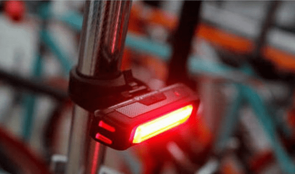 Задний велосипедный фонарь с яркой подстветкой и высокой автономностью