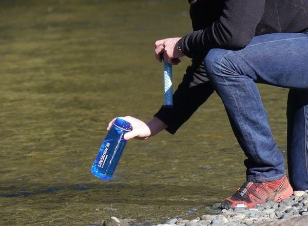 Бутылка с антибактериальным фильтром для воды LifeStraw