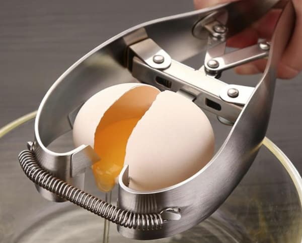 Механическая открывалка для сырых яиц